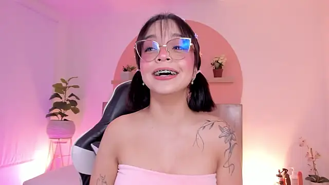 Clara Luu online show from 2, 4, 2026