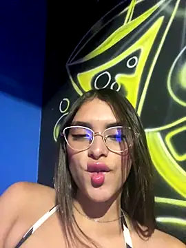 Snapshot of Hannacooper3 chatting on 3, 12, 2025 Hannacooper3 online show from 3, 12, 2025