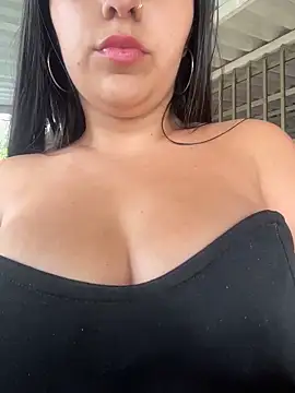 Isaa-Sweet online show from 4, 12, 2025