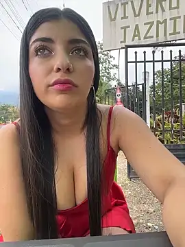 Isaa-Sweet online show from 18, 12, 2025