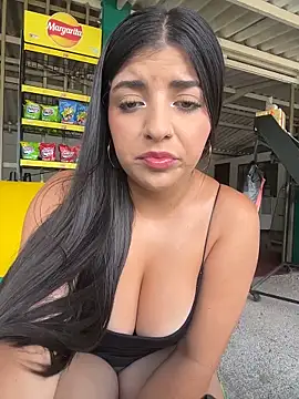 Isaa-Sweet online show from 7, 3, 2026