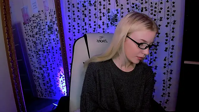 AnyaTaylor  online show from 10, 3, 2026