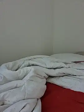 Snapshot of Michou02xXx chatting on 28, 9, 2025 Michou02xXx online show from 28, 9, 2025