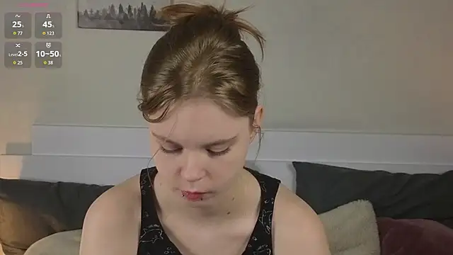 Snapshot of JulietteRain chatting on 18, 5, 2026 JulietteRain online show from 18, 5, 2026