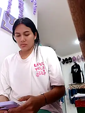 Snapshot of burbuja02 chatting on 8, 10, 2025 burbuja02 online show from 8, 10, 2025