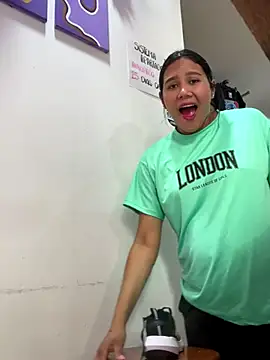 Snapshot of burbuja02 chatting on 14, 12, 2025 burbuja02 online show from 14, 12, 2025