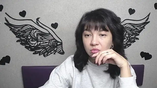 SelenaFly online show from 6, 10, 2025