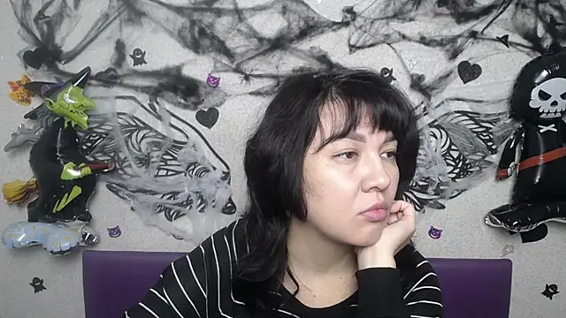 SelenaFly online show from 7, 11, 2025