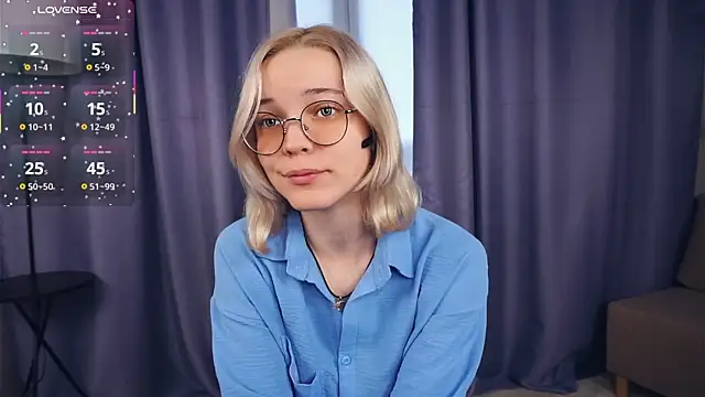 Snapshot of EdaKirkIin chatting on 22, 10, 2025 EdaKirkIin online show from 22, 10, 2025