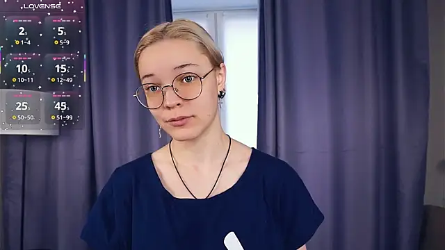 Snapshot of EdaKirkIin chatting on 27, 10, 2025 EdaKirkIin online show from 27, 10, 2025