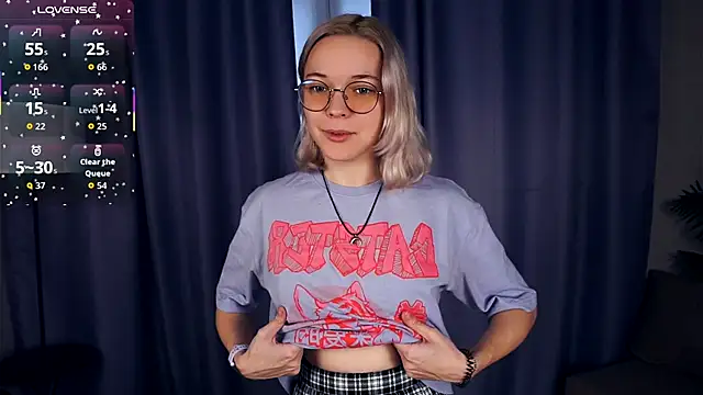 Snapshot of EdaKirkIin chatting on 28, 10, 2025 EdaKirkIin online show from 28, 10, 2025