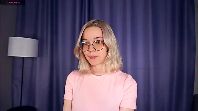 Snapshot of EdaKirkIin chatting on 3, 11, 2025 EdaKirkIin online show from 3, 11, 2025