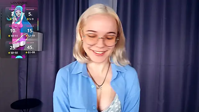 Snapshot of EdaKirkIin chatting on 11, 11, 2025 EdaKirkIin online show from 11, 11, 2025