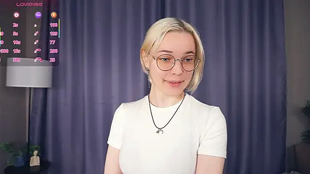 Snapshot of EdaKirkIin chatting on 4, 12, 2025 EdaKirkIin online show from 4, 12, 2025