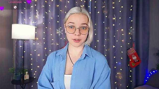 Snapshot of EdaKirkIin chatting on 15, 12, 2025 EdaKirkIin online show from 15, 12, 2025