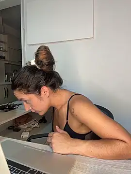 Sophia House  online show from 19, 4, 2026