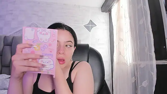 Snapshot of ChannelWhite_ chatting on 26, 9, 2025 ChannelWhite online show from 26, 9, 2025