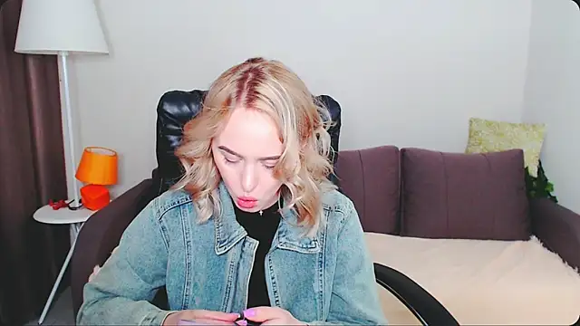 LiluMoon   online show from 1, 5, 2026