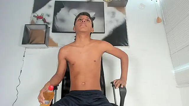 tyler twink boy online show from 25, 9, 2025