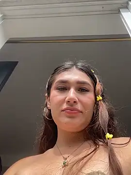 Isa Villamarin online show from 16, 9, 2025