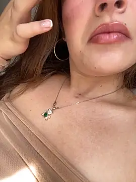 Isa Villamarin online show from 24, 9, 2025