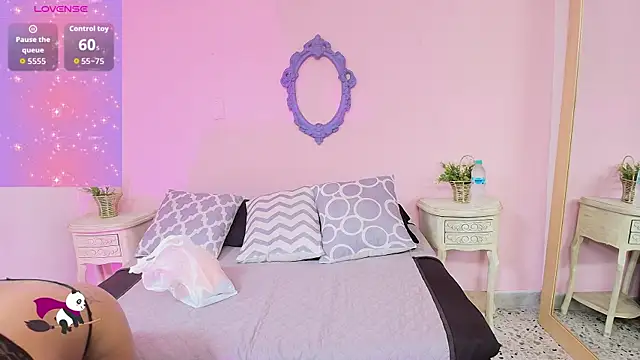 Snapshot of Nahomi_Rivera chatting on 10, 10, 2025 Nahomi Rivera online show from 10, 10, 2025