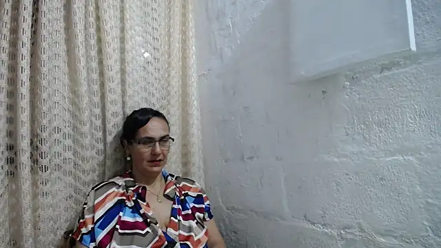 Snapshot of gabbyparker_ chatting on 8, 10, 2025 gabbyparker online show from 8, 10, 2025