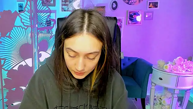 olivianorton online show from 26, 9, 2025