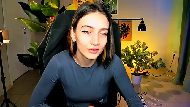 olivianorton online show from 4, 10, 2025