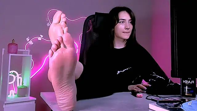 olivianorton online show from 24, 2, 2026