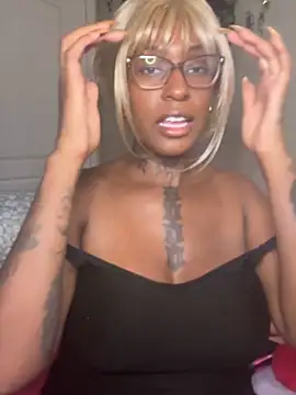 Snapshot of MistiSavannah chatting on 2, 11, 2025 MistiSavannah online show from 2, 11, 2025