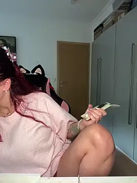 OliviaaFischer online show from 19, 4, 2026