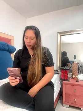 emma hot2006 online show from 17, 9, 2025