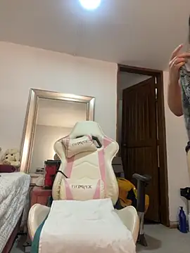 emma hot2006 online show from 19, 9, 2025