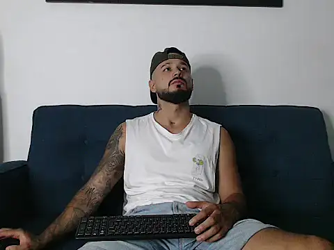 Snapshot of Eric_Evans1 chatting on 7, 11, 2025 Eric Evans1 online show from 7, 11, 2025