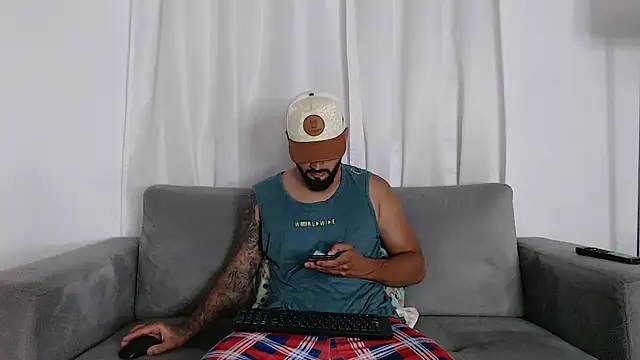 Snapshot of Eric_Evans1 chatting on 14, 11, 2025 Eric Evans1 online show from 14, 11, 2025