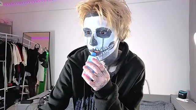 Snapshot of Your_avatar chatting on 31, 10, 2025 Your avatar online show from 31, 10, 2025