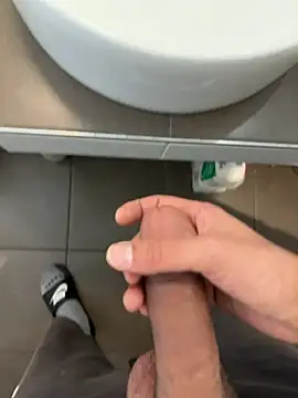 Snapshot of SergioGarcia93 chatting on 7, 4, 2026 SergioGarcia93 online show from 7, 4, 2026