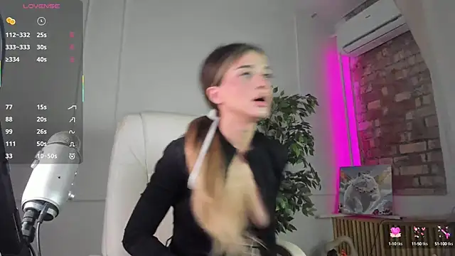 Snapshot of Blessed_Molly chatting on 6, 10, 2025 Blessed Molly online show from 6, 10, 2025