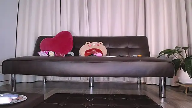 Liz Hu online show from 11, 9, 2025