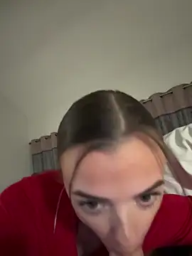 Snapshot of cutietootie02 chatting on 21, 12, 2025 cutietootie02 online show from 21, 12, 2025