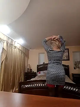 Crystal00Girl online show from 21, 10, 2025