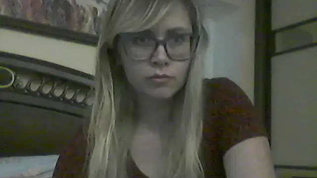 Crystal00Girl online show from 31, 10, 2025