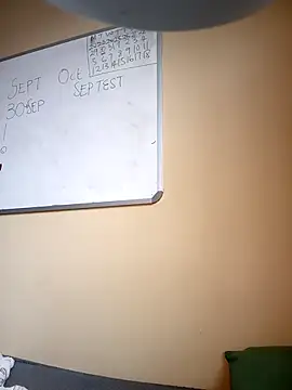 Snapshot of Freakysluttt chatting on 27, 9, 2025 Freakysluttt online show from 27, 9, 2025