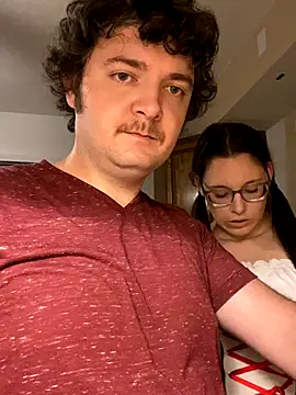 Mommasaurrex online show from 25, 9, 2025