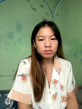 Snapshot of QueenLink chatting on 10, 10, 2025 QueenLink online show from 10, 10, 2025