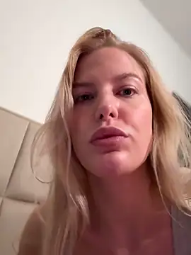 Snapshot of Chloemillerrxx chatting on 13, 9, 2025 Chloemillerrxx online show from 13, 9, 2025