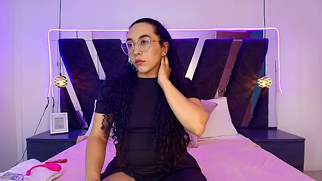 alehia cute online show from 16, 3, 2026