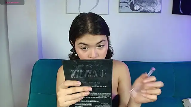 Snapshot of Zoe_wang chatting on 20, 12, 2025 Zoe wang online show from 20, 12, 2025