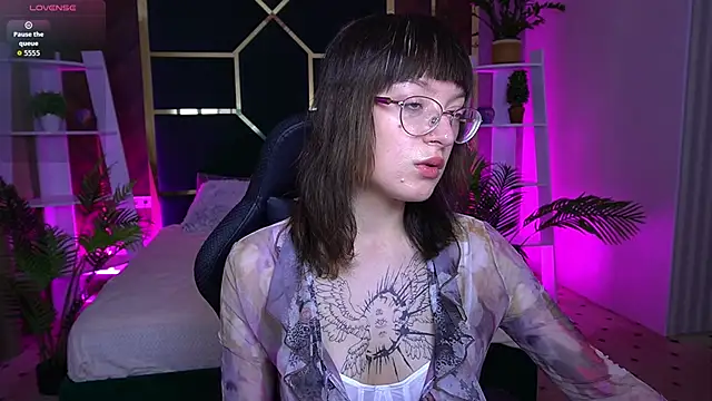 Snapshot of Pixie_Peachh chatting on 1, 11, 2025 Pixie Peachh online show from 1, 11, 2025